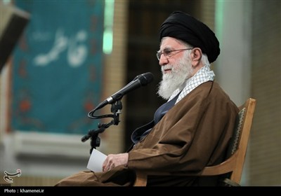 رهبر انقلاب: جوانان ما جوانان خوبی هستند؛ لزوم تبیین هنرمندانه ارزشهای دفاع مقدس برای آنان