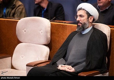 رستمی: ترکیب نظر و عمل رهبر انقلاب الگوی جهانشمول نظریه اسلامی را ارائه میدهد