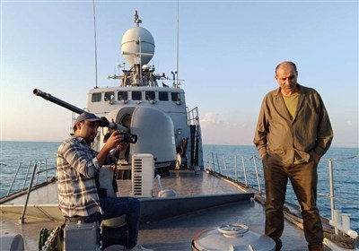 روایتی واقعی از 26 ساعت زندگی در آب سرد خلیج فارس / "عمق میدان" در سینما حقیقت