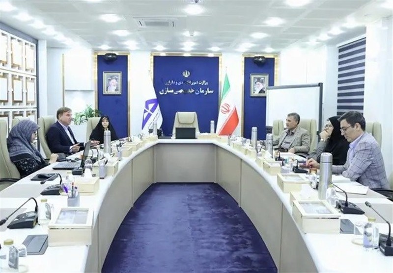 بررسی روند مولدسازی املاک مازاد و اجرای سیاستهای کلی اصل 44 قانون اساسی