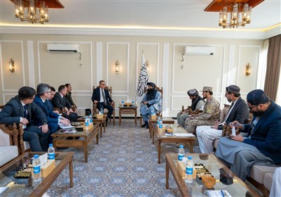 حقانی در دیدار با هیئت قزاقستان: افغانستان در مسیر امنیت و توسعه قرار دارد