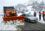 برف بالاخره از راه رسید؛ لغزندگی جادههای آذربایجان شرقی