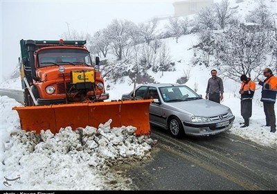 برف بالاخره از راه رسید؛ لغزندگی جادههای آذربایجان شرقی