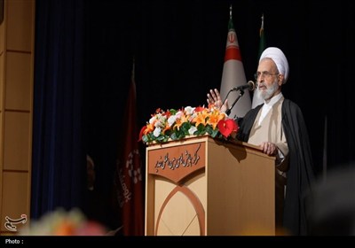 حضرت فاطمه (س) را باید مبدع و مبتکر تبلیغ بدانیم