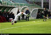 دیدار تیم‌های فوتبال ذوب‌آهن اصفهان و تراکتور تبریز
