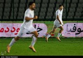 دیدار تیم های فوتبال استقلال و ملوان بندر انزلی