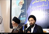 آیتالله یزدی(ره) از چهرههای درخشان انقلاب اسلامی است