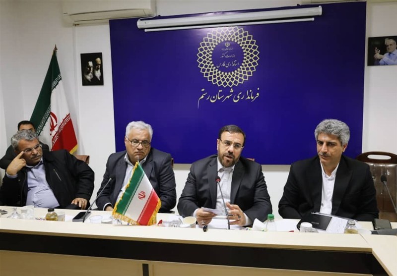 8 مصوبه برای توسعه شهرستان رستم در سفر استاندار فارس