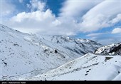 بارش برف در ارتفاعات تاریکدره همدان