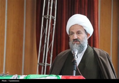 همایش «بانوان مقاومت» با حضور خانوادههای شهدا در قرچک برگزار شد