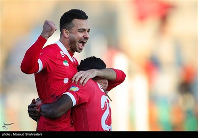 دیدار تیم های فوتبال پرسپولیس و آلمینیوم اراک