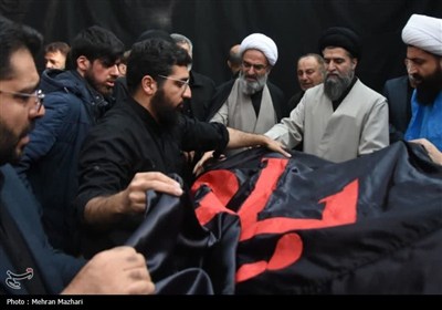 وداع طلاب و روحانیون سمنان با پیکر مرحوم آیت‌الله شاهچراغی(ره)