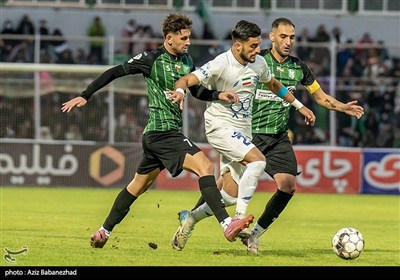 دیدار تیم‌های فوتبال خیبر و استقلال