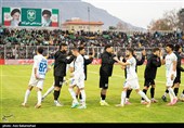 دیدار تیم‌های فوتبال خیبر و استقلال