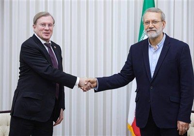 لاريجاني ونائب رئيس الوزراء الروسي يبحثان دفع التعاون الاستراتيجي وممر الشمال–الجنوب