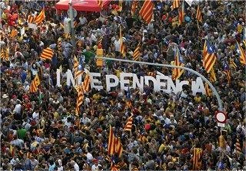 دولت اسپانیا با مخالفت با همه پرسی کاتالونیا از قدرت سوء استفاده می‌کند