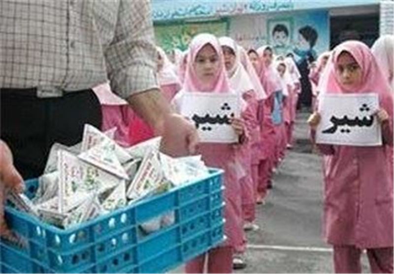 مراسم توزیع شیر 9 آذر در مدارس تهران/ توزیع شیربا اولویت مناطق جنوبی