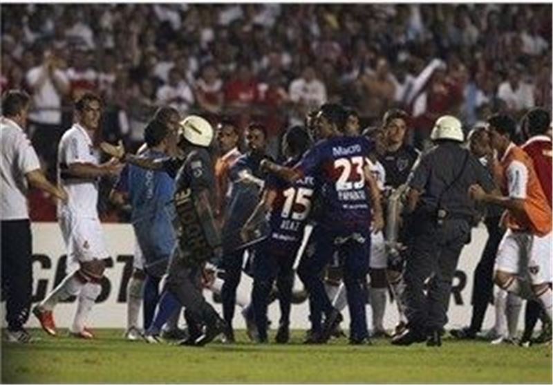 درگیری بازیکنان در فینال جام سودآمریکانا