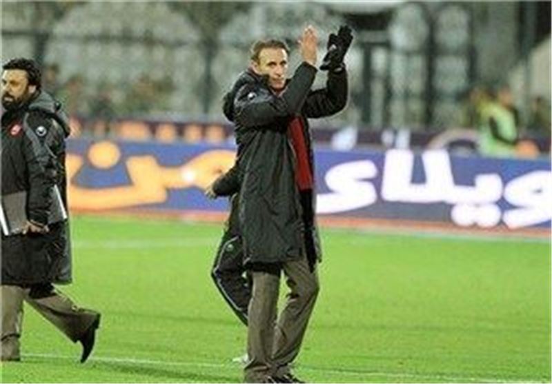 گل‌محمدی در حضور دایی «امپراتور» شد/ هواداران پرسپولیس خواستار انتقام شدند