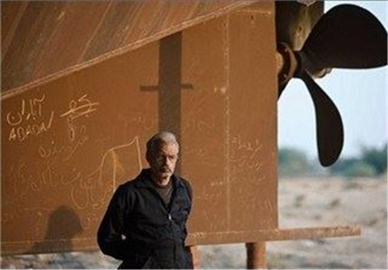 اقباشاوی جایزه «تاج محل» را به موزه امام (ره) تقدم می‌کند