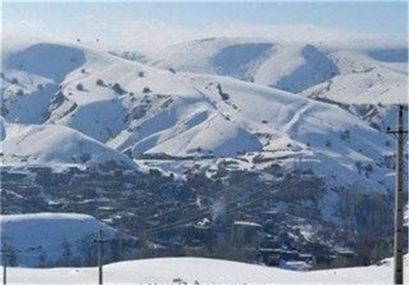 خودنمایی زمستان در کویر مرکزی ایران / ارتفاعات مهریز سفیدپوش شد