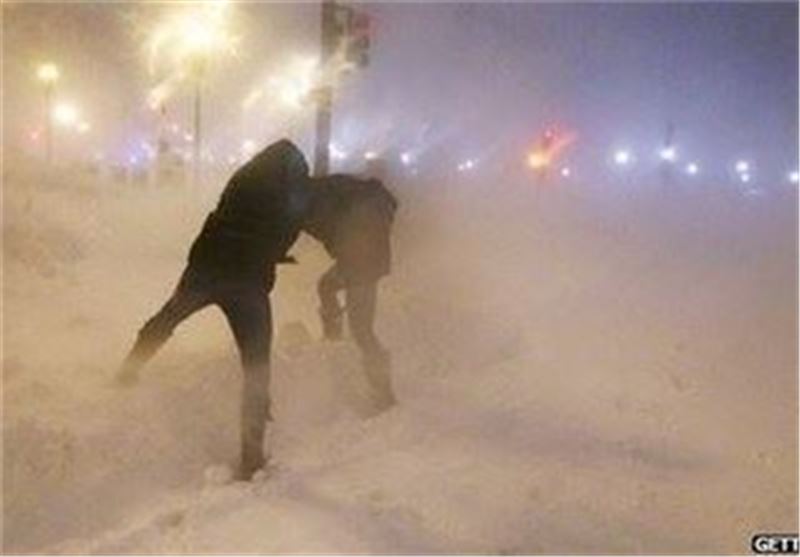 تداوم بارش برف همراه با وزش باد در کرمانشاه / کولاک در گردنه‌های کرمانشاه