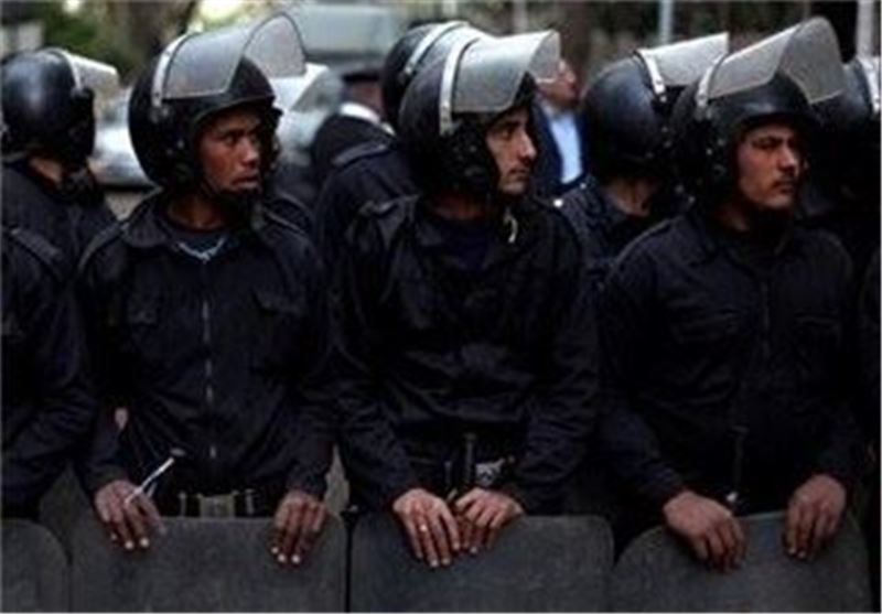تشدید تدابیر امنیتی در مقابل آکادمی پلیس پیش از آغاز محاکمه مرسی