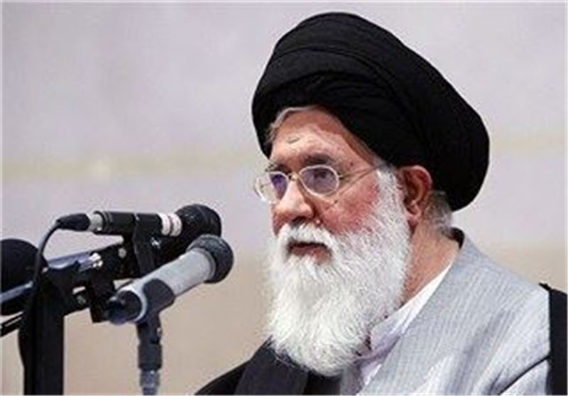 انتقاد آیت الله علم الهدی از مدیریت 8 ساله احمدی نژاد