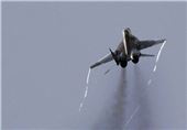 پرواز یک جنگنده با سرعت بالا و ارتفاع پایین در مرکز تهران