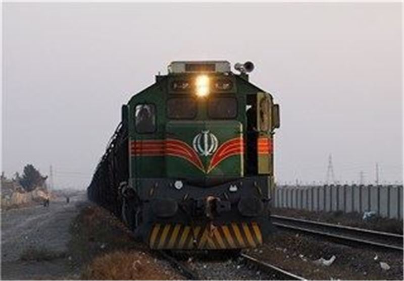 انحراف واگن‌های قطار, مسیر راه آهن دورود- خوزستان را مسدود کرد