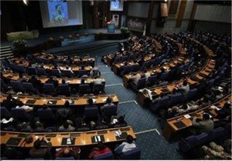 برگزاری همایش تجلیل از خیرین بازسازی مناطق زلزله زده در تبریز