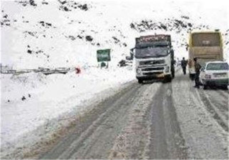 جاده کوهستانی همدان- تویسرکان مسدود است