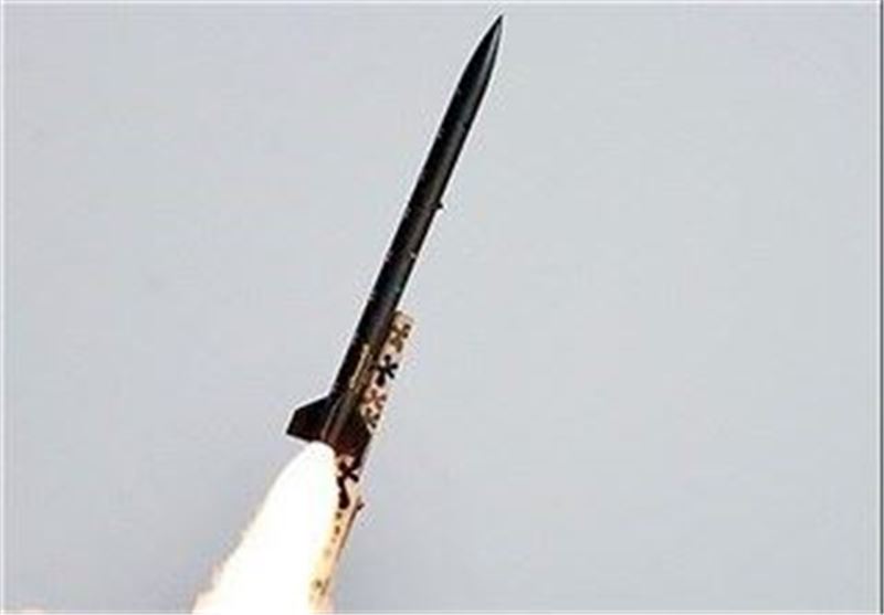 Iran's Army Successfully Fires Naze’at, Fajr 5 Missiles in Wargames