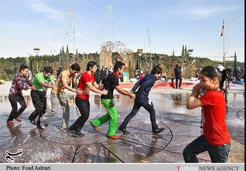 حدیقة الماء والنار فی طهران + صور