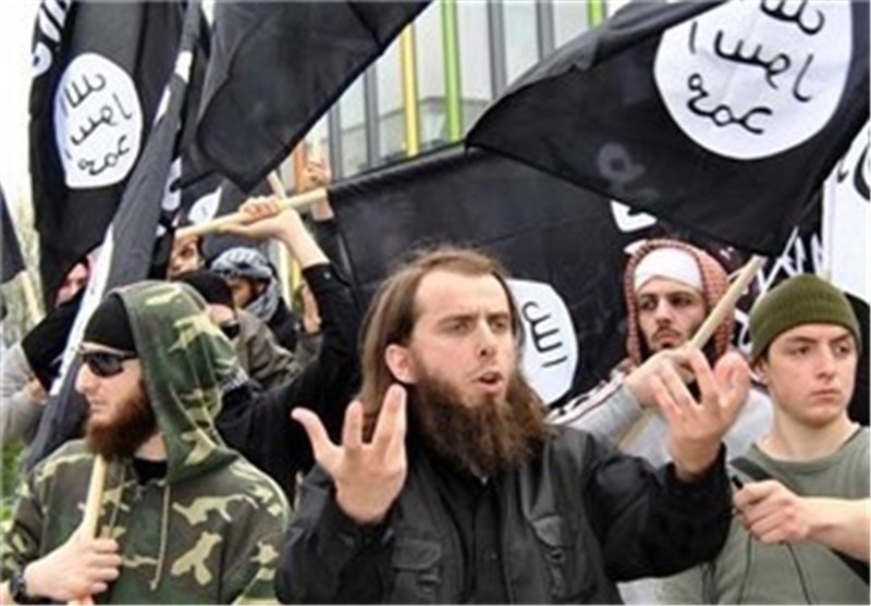 هدف تشکیل گروه‌های تکفیری از سوی استکبار، ضربه زدن به اسلام است