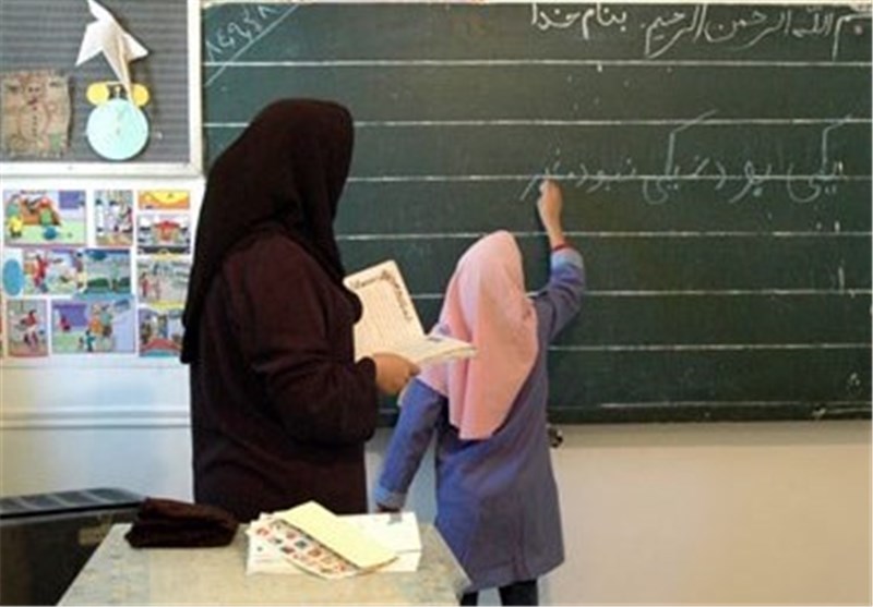 کمبود معلم ابتدایی در مهر 92 همچنان پابرجاست/کارمندانی که درعرض چندساعت معلم ابتدایی می‌شوند