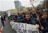 تظاهرات اعتراض آمیز کارکنان بخش بهداشت و سلامت رومانی