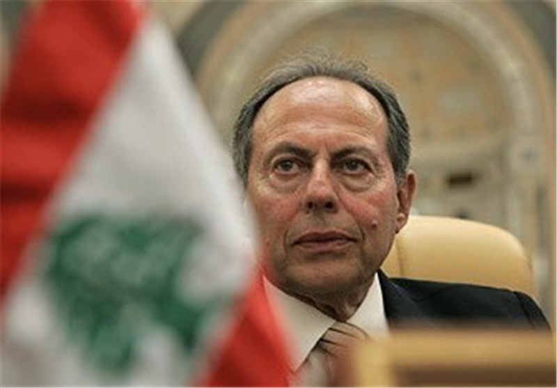 لحود: جرّ لبنان الى الفتنة وراء إجبار الحریری على الاستقالة