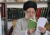 رونمایی از خاطرات آیت‌الله سیدمحمد خامنه‌ای در نمایشگاه کتاب