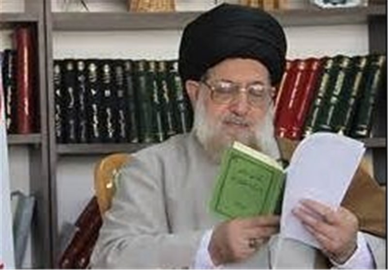 رونمایی از خاطرات آیت‌الله سیدمحمد خامنه‌ای در نمایشگاه کتاب