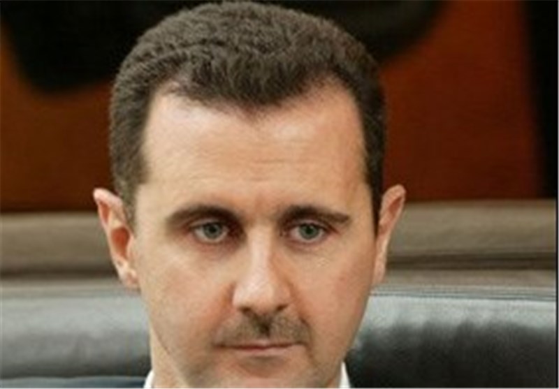 Syria&apos;s Assad Joins Prayers to Mark End of Ramadan