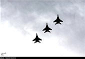 پرواز جنگنده‌های نهاجا در آسمان تهران + فیلم