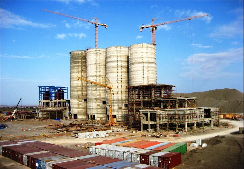 Iran to Construct Cement, Medicine Factories in Iraq