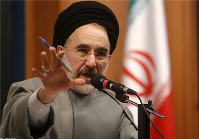  کنایه محمد خاتمی به میرحسین موسوی: اصلاحات از طریق همین قانون اساسی میسّر است 