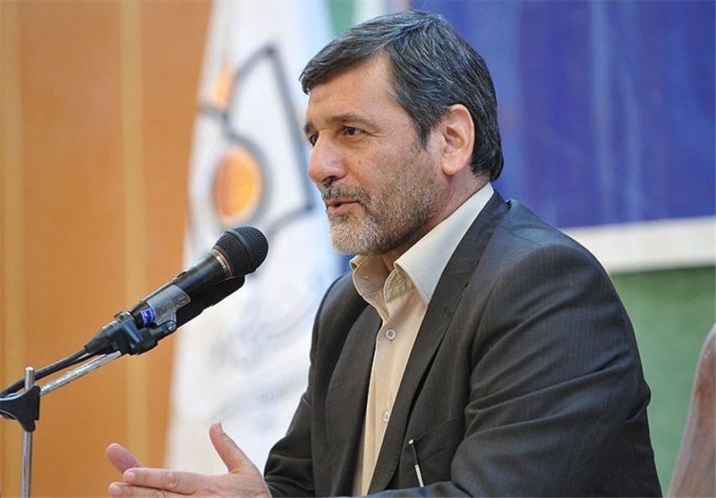 مدیریت جلسات مجمع برای هاشمی سخت‌تر شده/ احمدی‌نژاد می‌گفت: من چندبرابر تو &quot;کیهانی‌ام&quot;