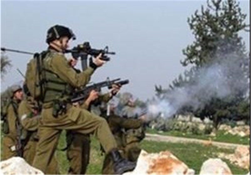 Israeli Forces Open Fire at Palestinians near Gaza Border