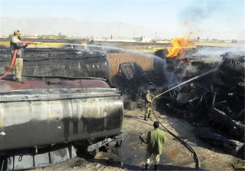 عامل انسانی سبب واژگونی تانکر حامل سوخت در اهواز شد