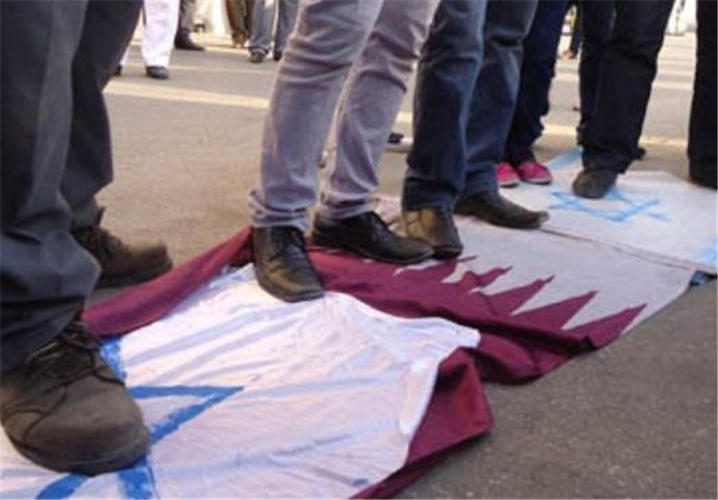 پرچم قطر و اسرائیل در مصر به آتش کشیده شد