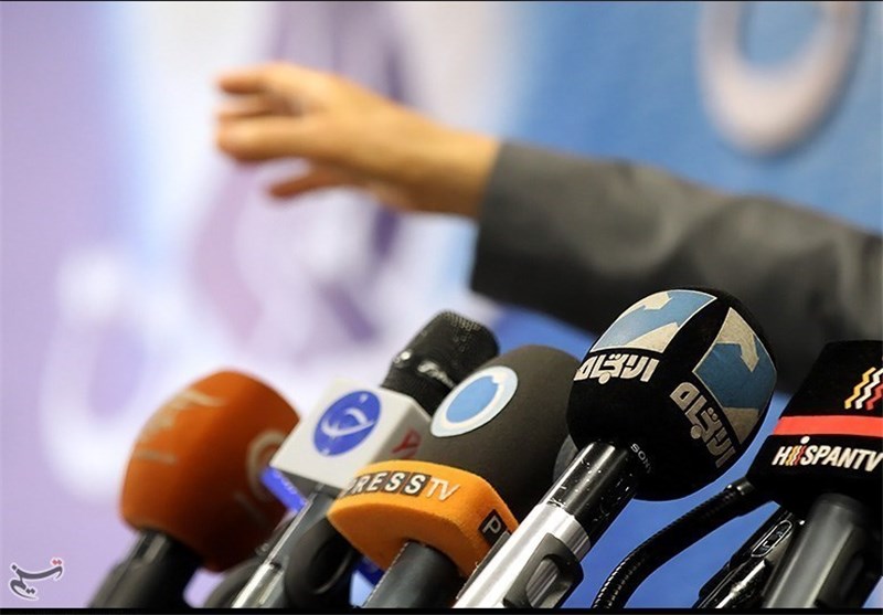 برگزاری نشست خبری هندبال در بین دو نیمه بازی تراکتورسازی - فولاد!