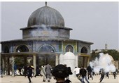 یورش شهرک‌نشینان صهیونیست به مسجد الاقصی با مقاومت فلسطینیان روبرو شد